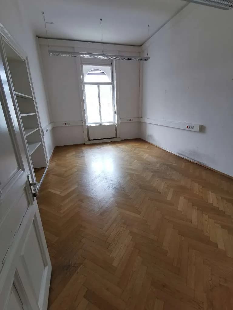 8-Zimmer-Gewerbeimmobilie mieten in Leoben – 300 m², € 3.760 – Bild 9 von 14