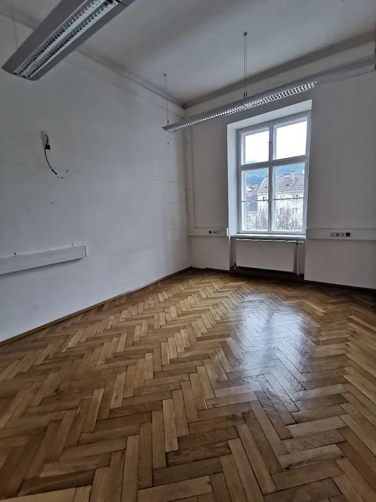 8-Zimmer-Gewerbeimmobilie mieten in Leoben – 300 m², € 3.760 – Bild 10 von 14
