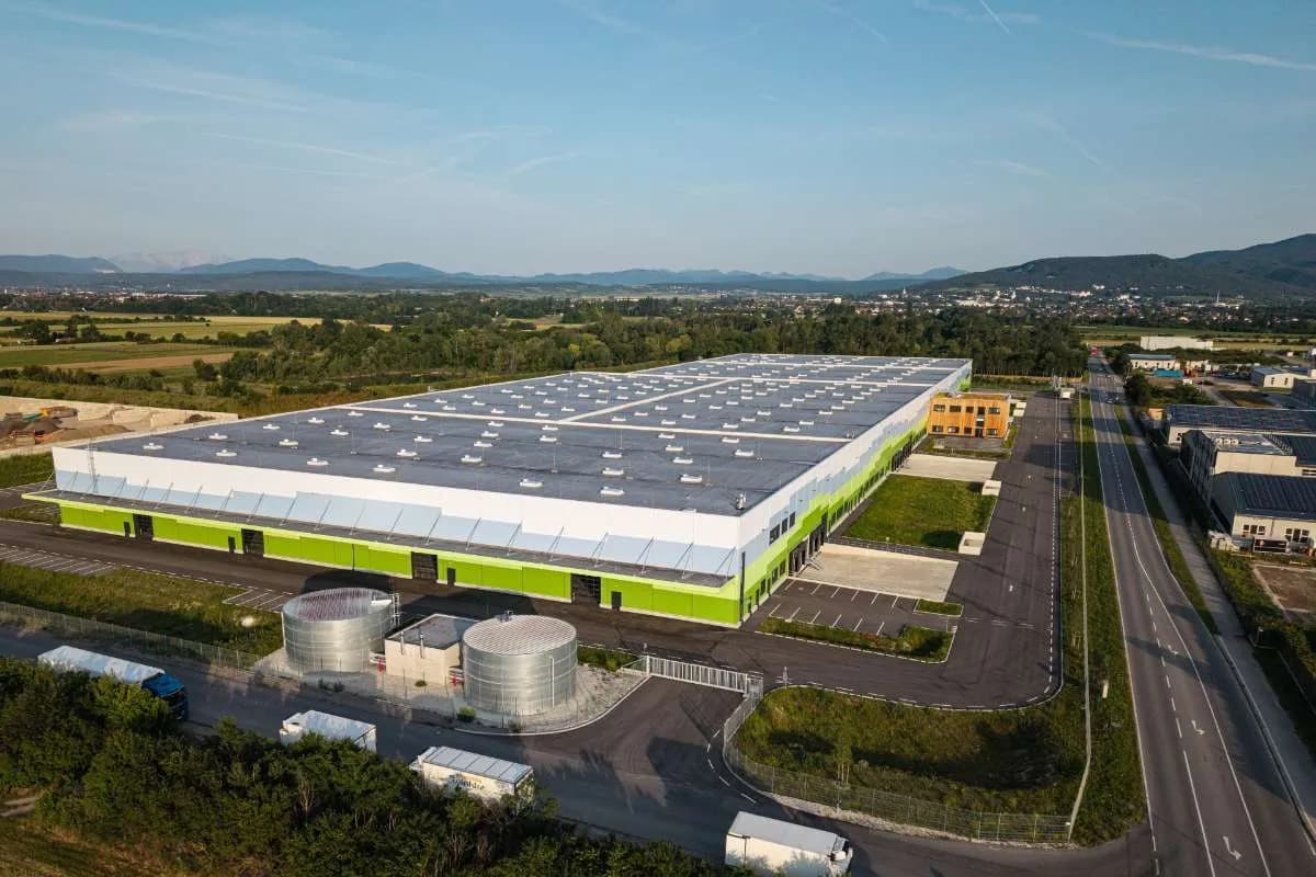 Gewerbeimmobilie mieten in Baden – 2 874 m², € 6 – Bild 3 von 6