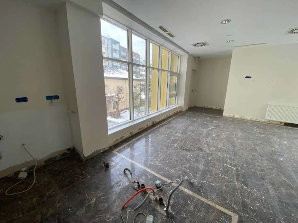 10-Zimmer-Gewerbeimmobilie mieten in Linz – 480 m², € 8.400 – Bild 3 von 13