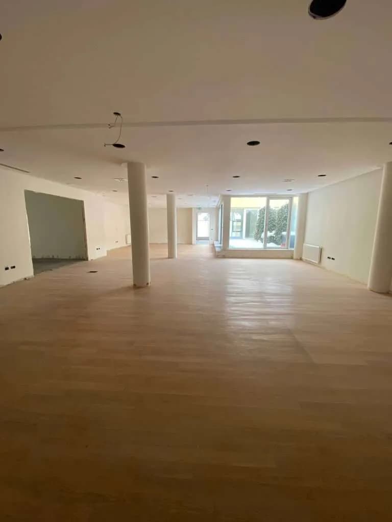 10-Zimmer-Gewerbeimmobilie mieten in Linz – 480 m², € 8.400 – Bild 9 von 13