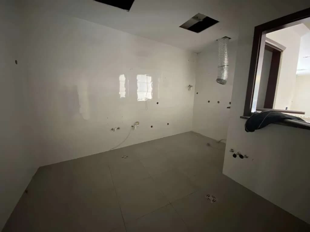 10-Zimmer-Gewerbeimmobilie mieten in Linz – 480 m², € 8.400 – Bild 10 von 13