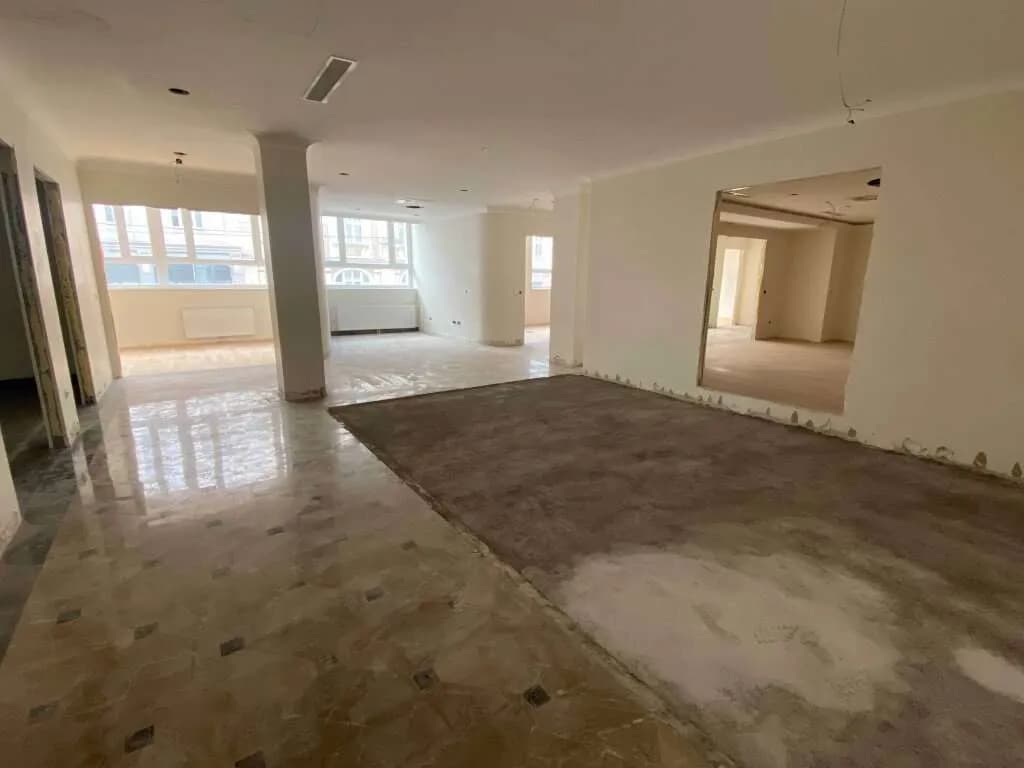 10-Zimmer-Gewerbeimmobilie mieten in Linz – 480 m², € 8.400 – Bild 11 von 13