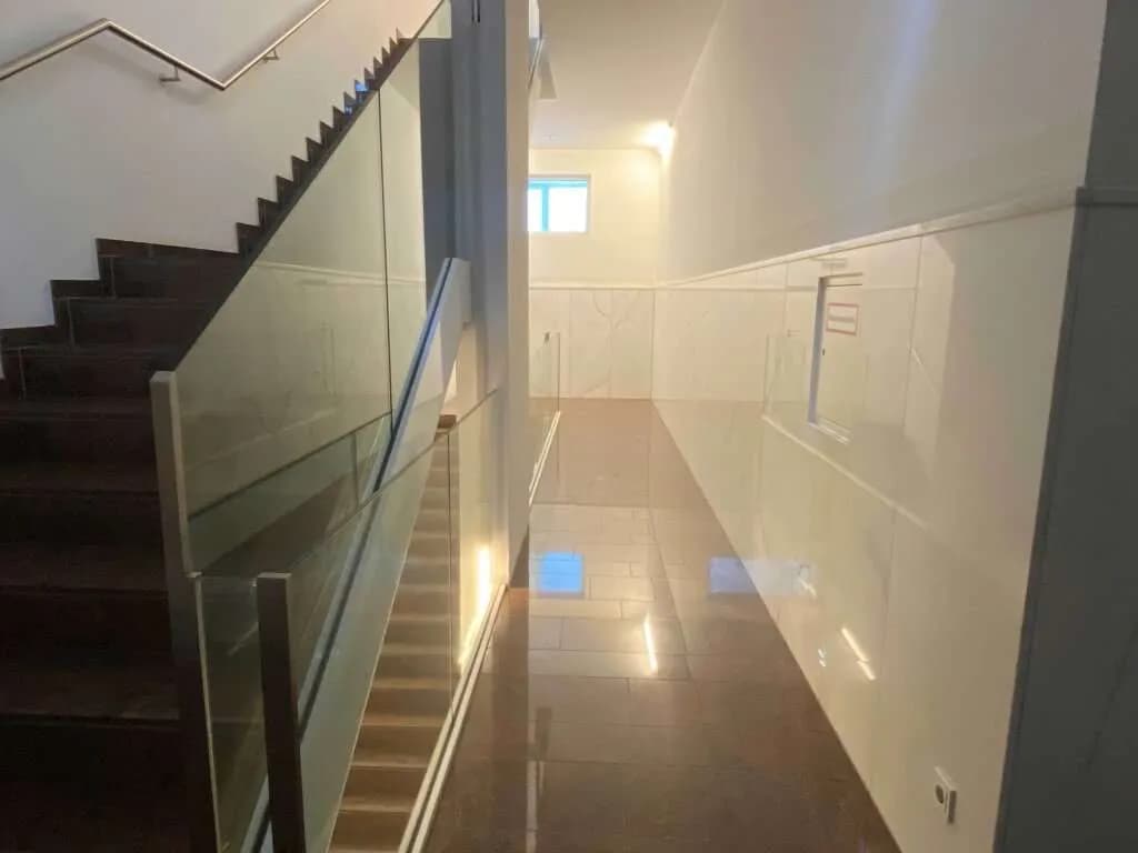 10-Zimmer-Gewerbeimmobilie mieten in Linz – 480 m², € 8.400 – Bild 12 von 13