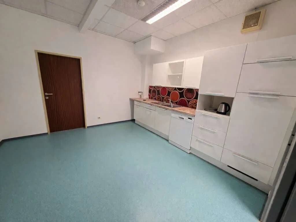 27-Zimmer-Gewerbeimmobilie mieten in Wien – 1 200 m², € 8.400 – Bild 6 von 9