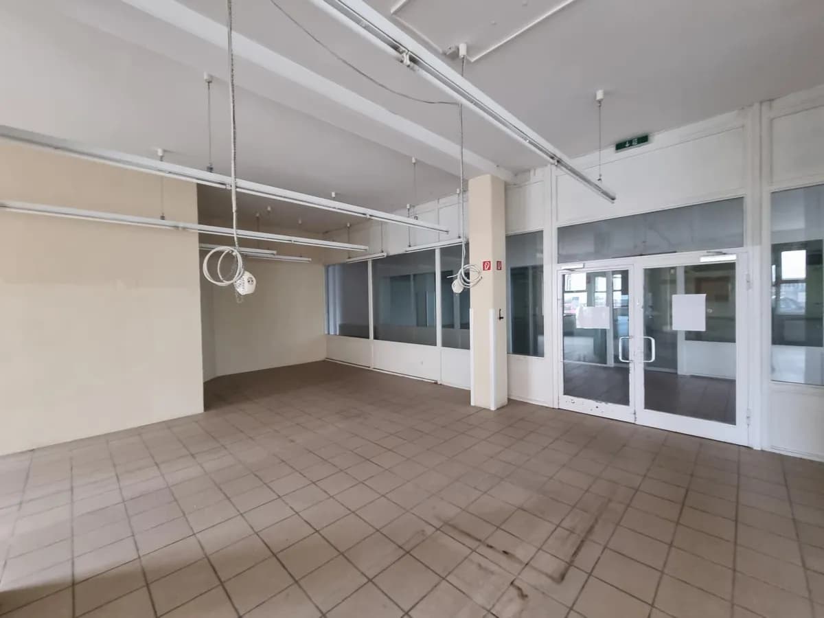 Gewerbeimmobilie mieten in Hallein – 179 m², € 9 – Bild 5 von 12