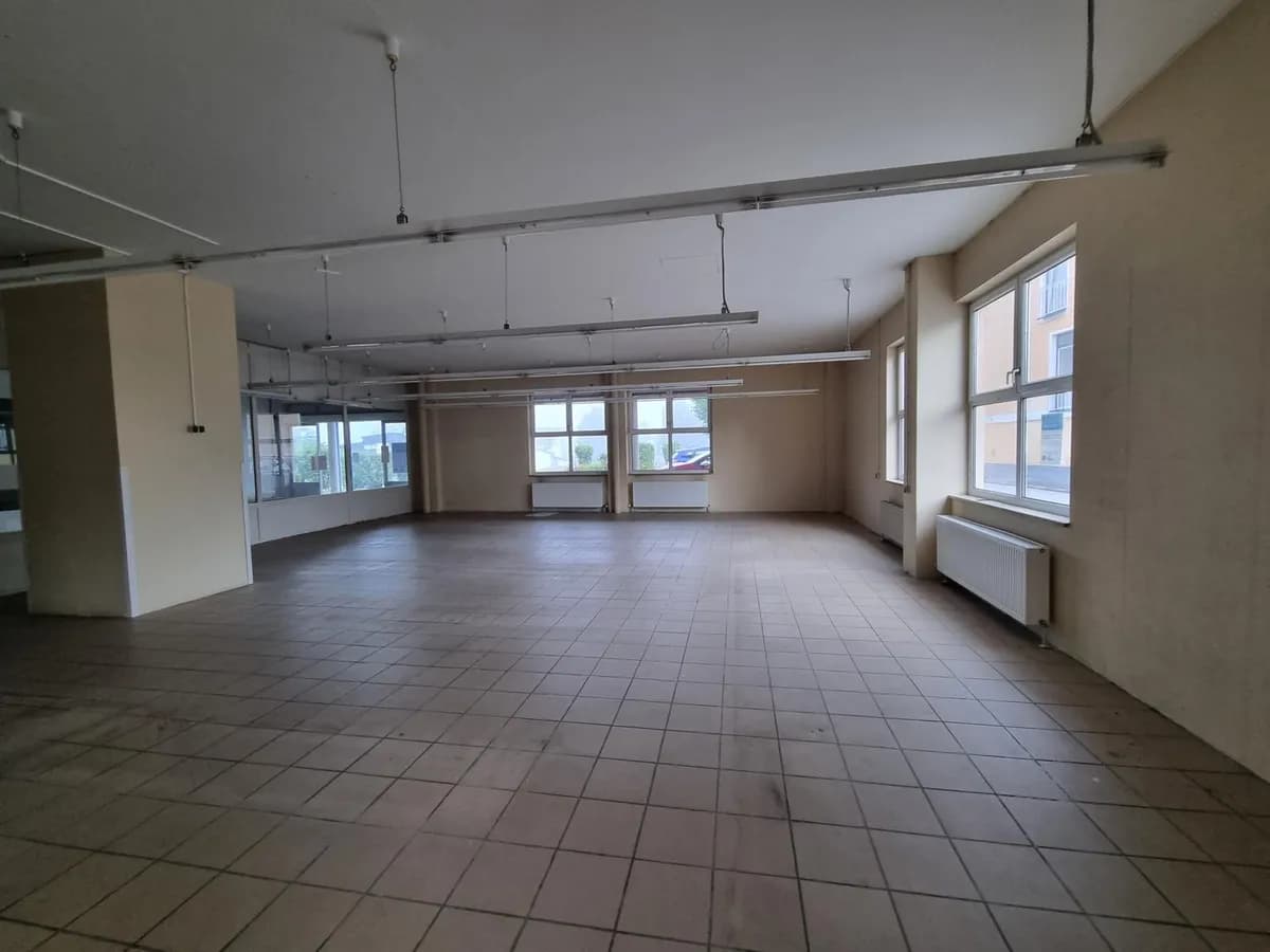 Gewerbeimmobilie mieten in Hallein – 179 m², € 9 – Bild 7 von 12
