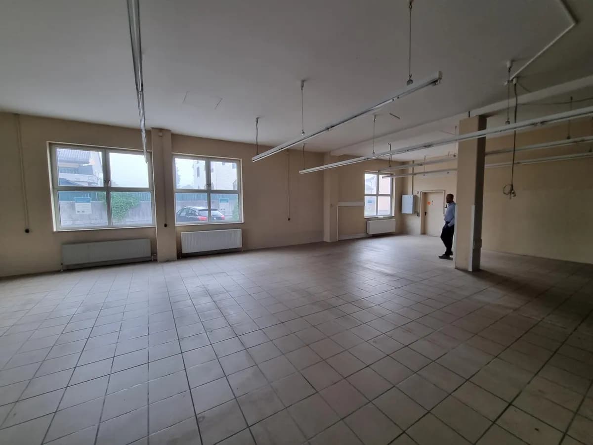Gewerbeimmobilie mieten in Hallein – 179 m², € 9 – Bild 9 von 12