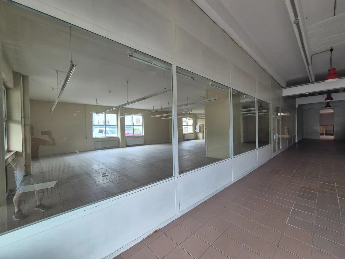 Gewerbeimmobilie mieten in Hallein – 179 m², € 9 – Bild 10 von 12