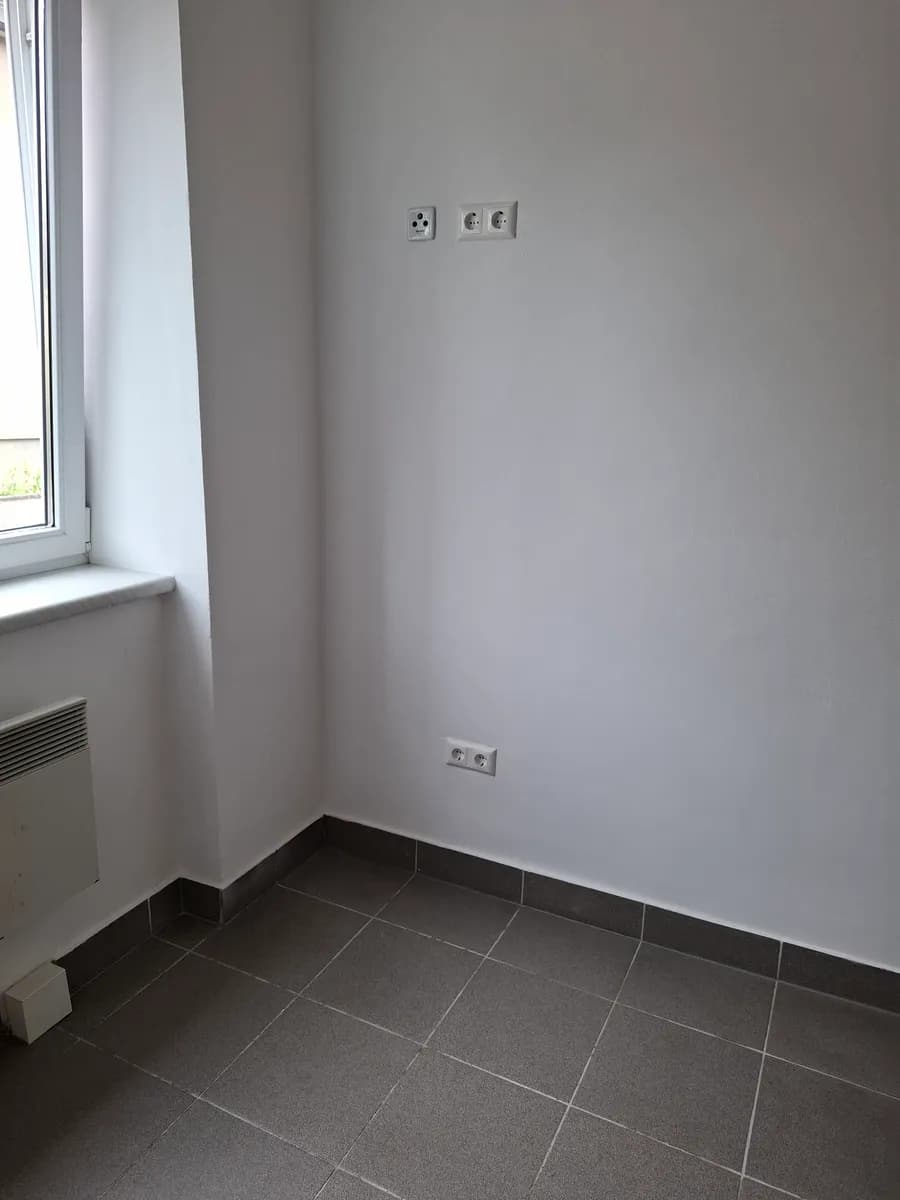 1-Zimmer-Gewerbeimmobilie mieten in Gänserndorf – 12 m², € 250 – Bild 4 von 12