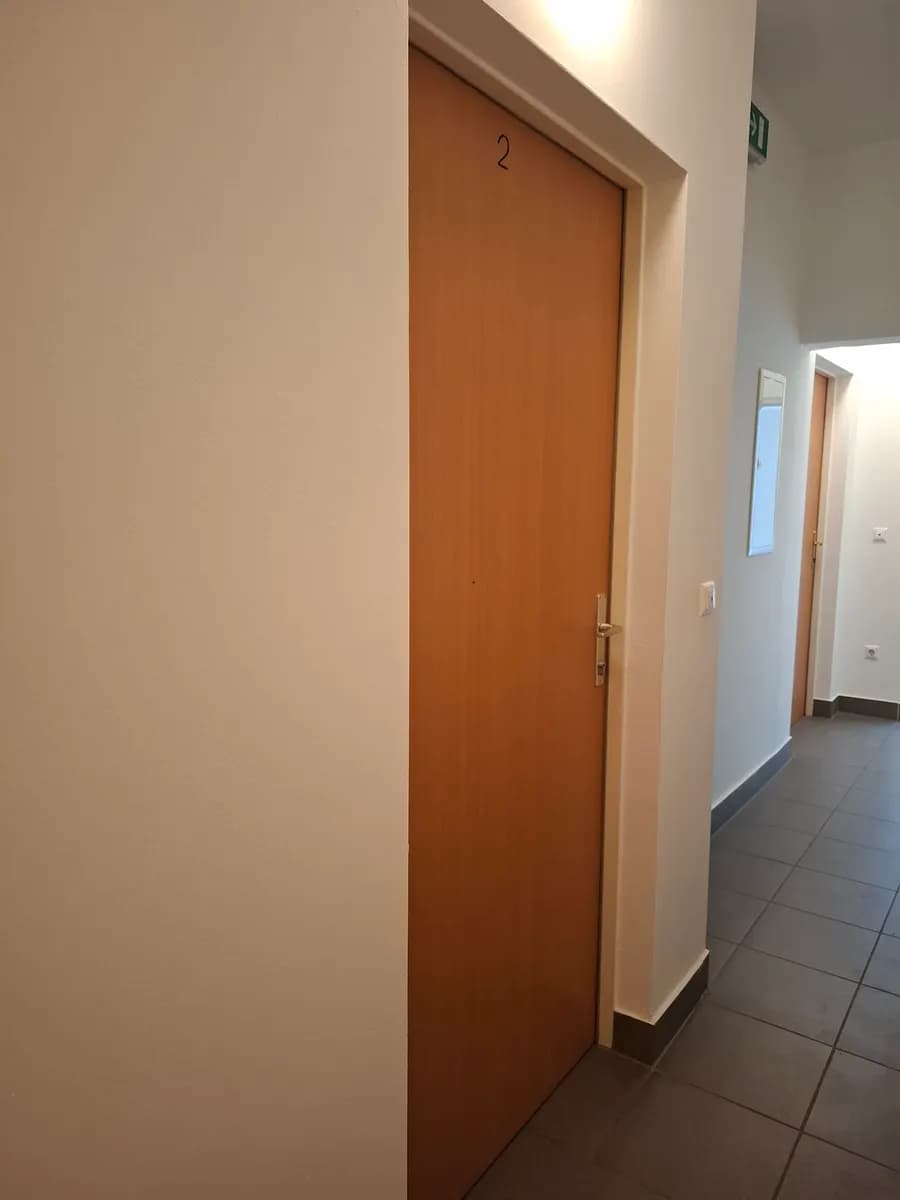 1-Zimmer-Gewerbeimmobilie mieten in Gänserndorf – 12 m², € 250 – Bild 12 von 12