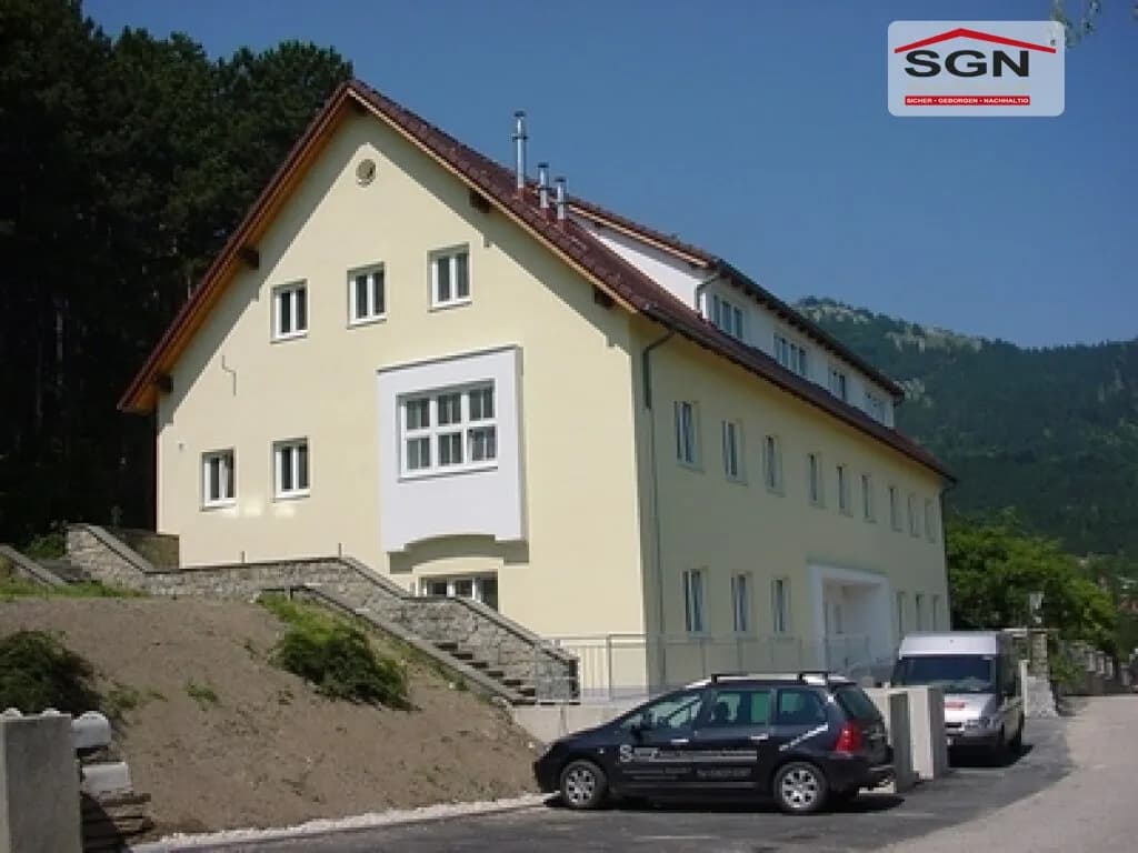 4-Zimmer-Wohnung mieten in Neunkirchen – 84,59 m², € 834 – Bild 1 von 4