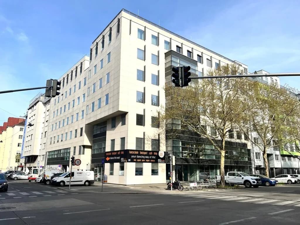 Gewerbeimmobilie mieten in Wien – 350 m², € 4.455