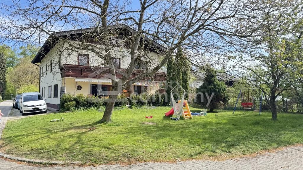 Haus kaufen in Vöcklabruck – 250 m², € 999.000