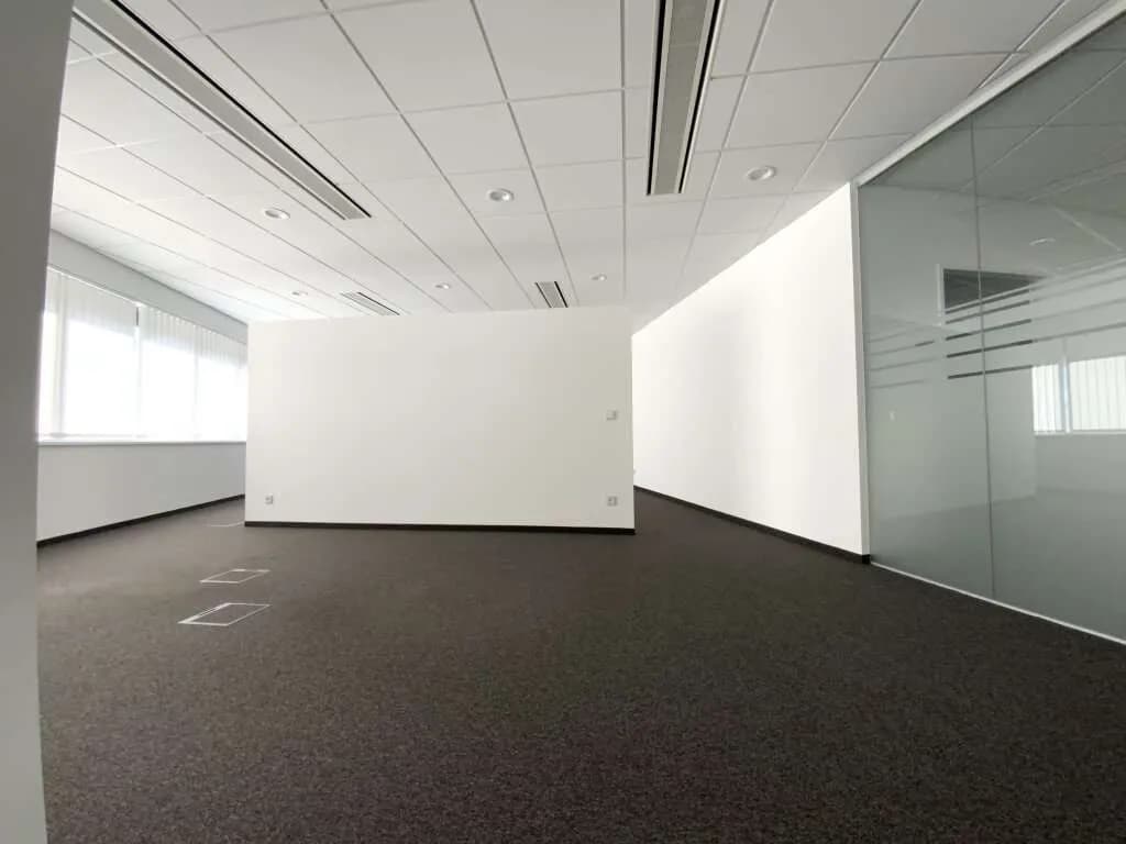 Gewerbeimmobilie mieten in Schwaz – 351 m², € 4.700 – Bild 8 von 12