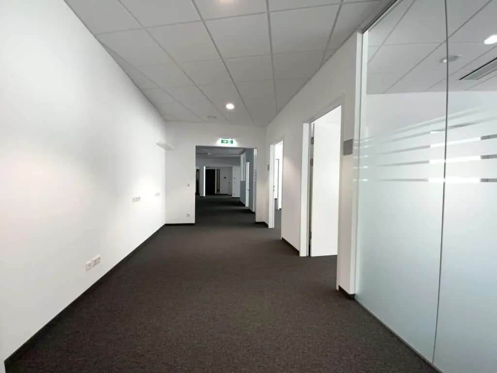 Gewerbeimmobilie mieten in Schwaz – 351 m², € 4.700 – Bild 9 von 12