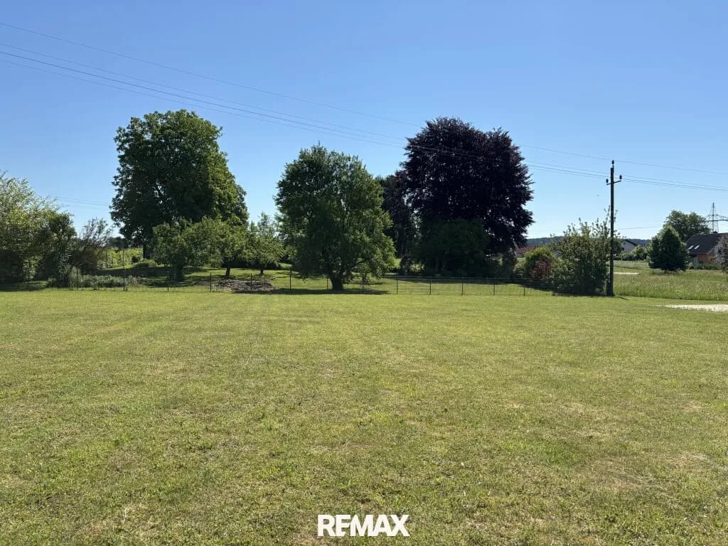 Grundstück kaufen in Schärding – 1 470 m², € 176.400