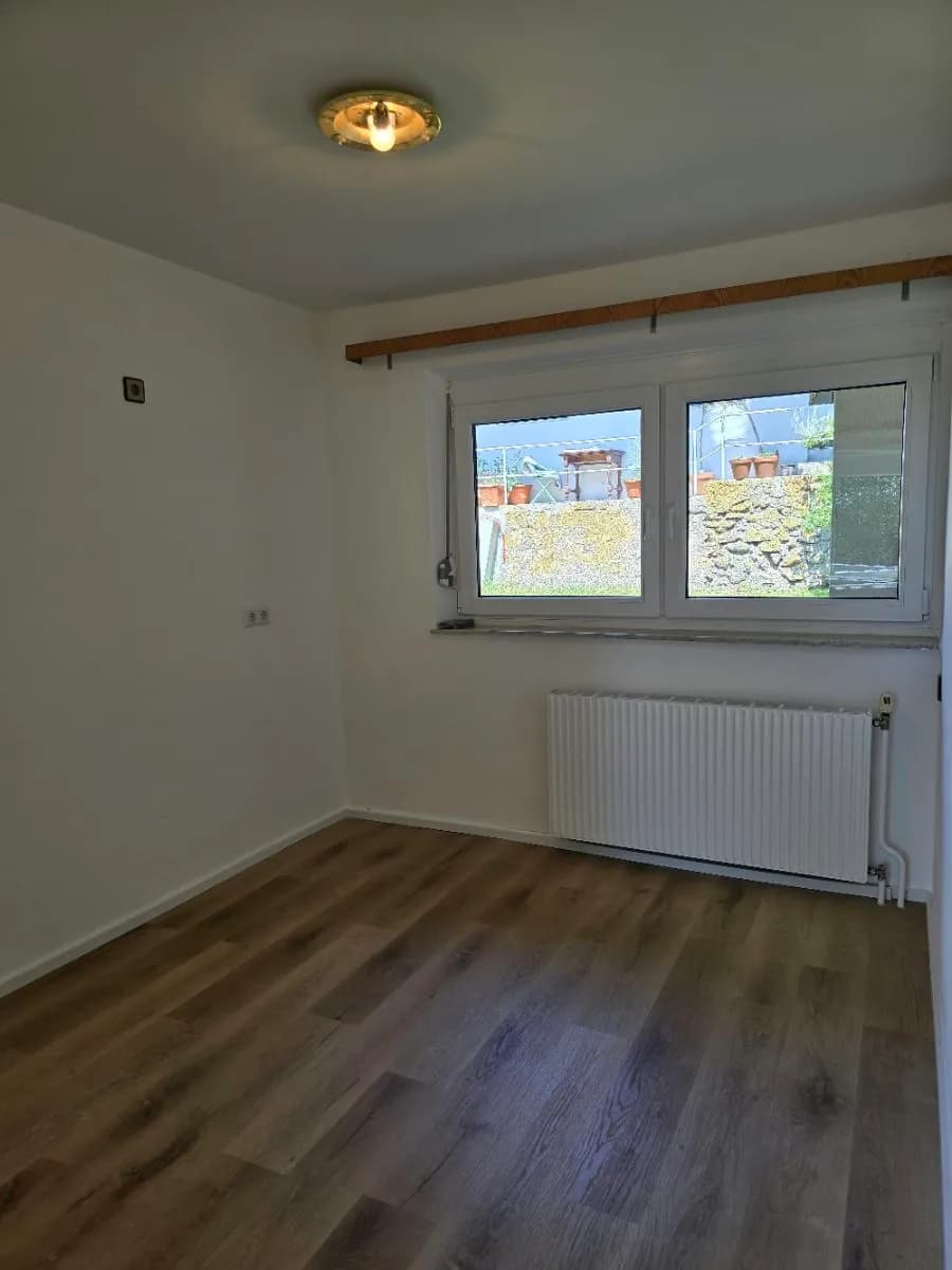 3-Zimmer-Wohnung mieten in Neunkirchen – 75 m², € 500 – Bild 7 von 11