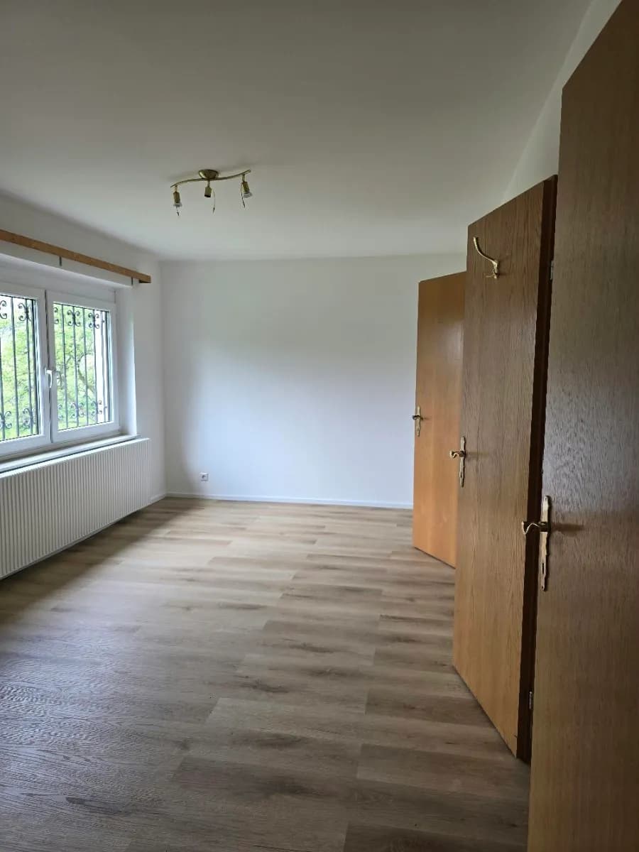 3-Zimmer-Wohnung mieten in Neunkirchen – 75 m², € 500 – Bild 8 von 11