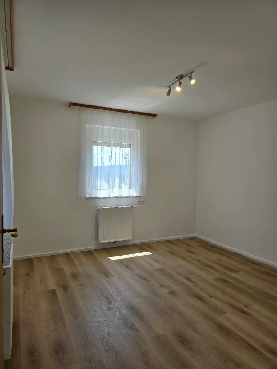 3-Zimmer-Wohnung mieten in Neunkirchen – 75 m², € 500 – Bild 11 von 11