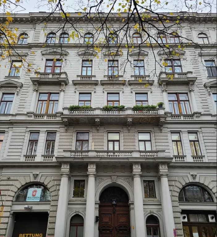 Gewerbeimmobilie mieten in Wien – 244 m²