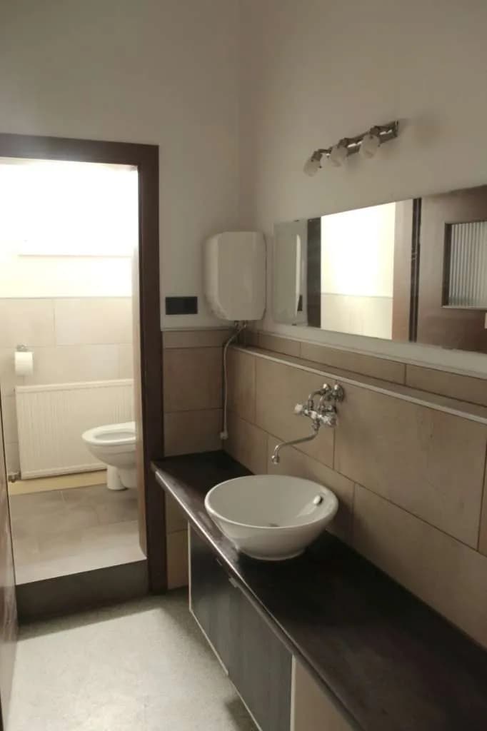 2-Zimmer-Gewerbeimmobilie mieten in Vöcklabruck – 66 m², € 880 – Bild 8 von 13