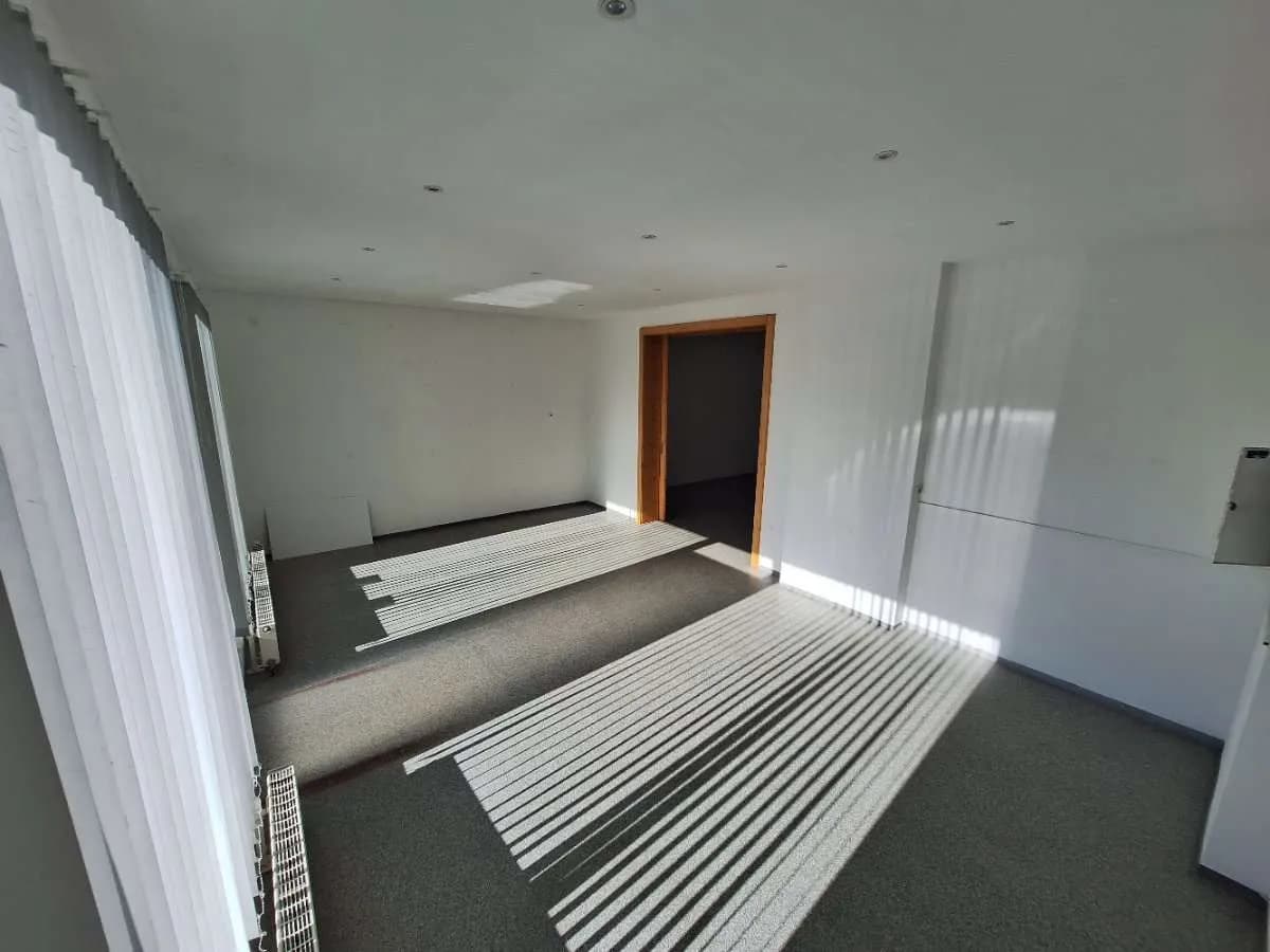 2-Zimmer-Gewerbeimmobilie mieten in Vöcklabruck – 66 m², € 880 – Bild 12 von 13
