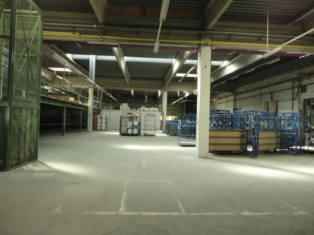 Gewerbeimmobilie mieten in Steyr – 3 300 m², € 4 – Bild 2 von 4