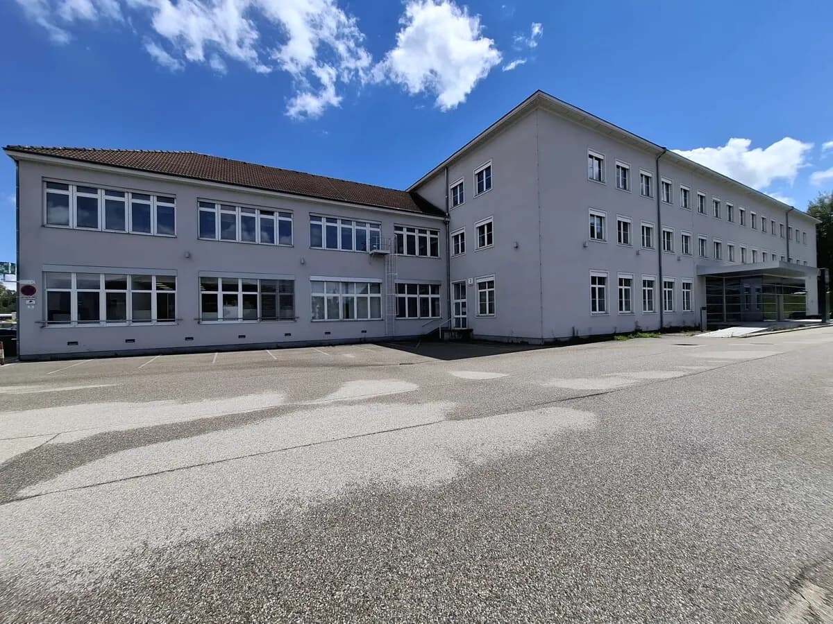 Gewerbeimmobilie mieten in Steyr – € 8 – Bild 2 von 13
