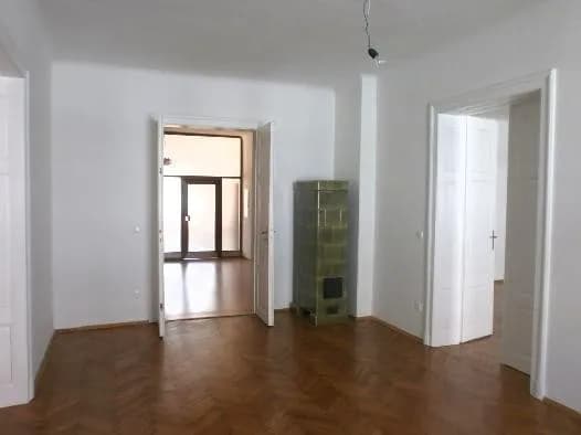 4-Zimmer-Wohnung mieten in Leoben – 193,43 m², € 1.134 – Bild 1 von 8