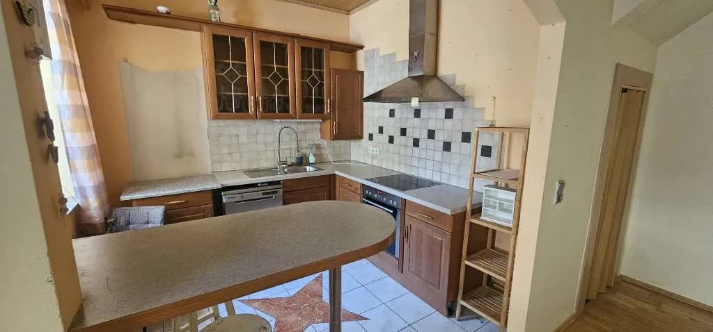 Wohnung mieten in Neunkirchen – 126 m², € 866 – Bild 2 von 16