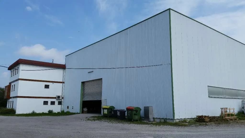 Gewerbeimmobilie kaufen in Wiener Neustadt – 2 556 m² – Bild 4 von 17