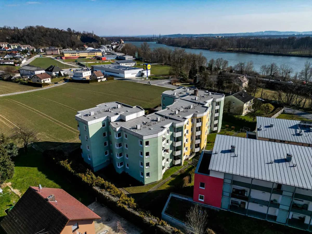 4-Zimmer-Wohnung mieten in Perg – 91,7 m², € 754 – Bild 1 von 6