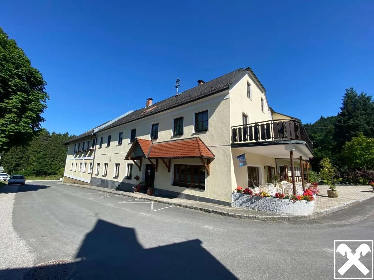 Haus kaufen in Perg – 1 010 m², € 649.000 – Bild 2 von 13
