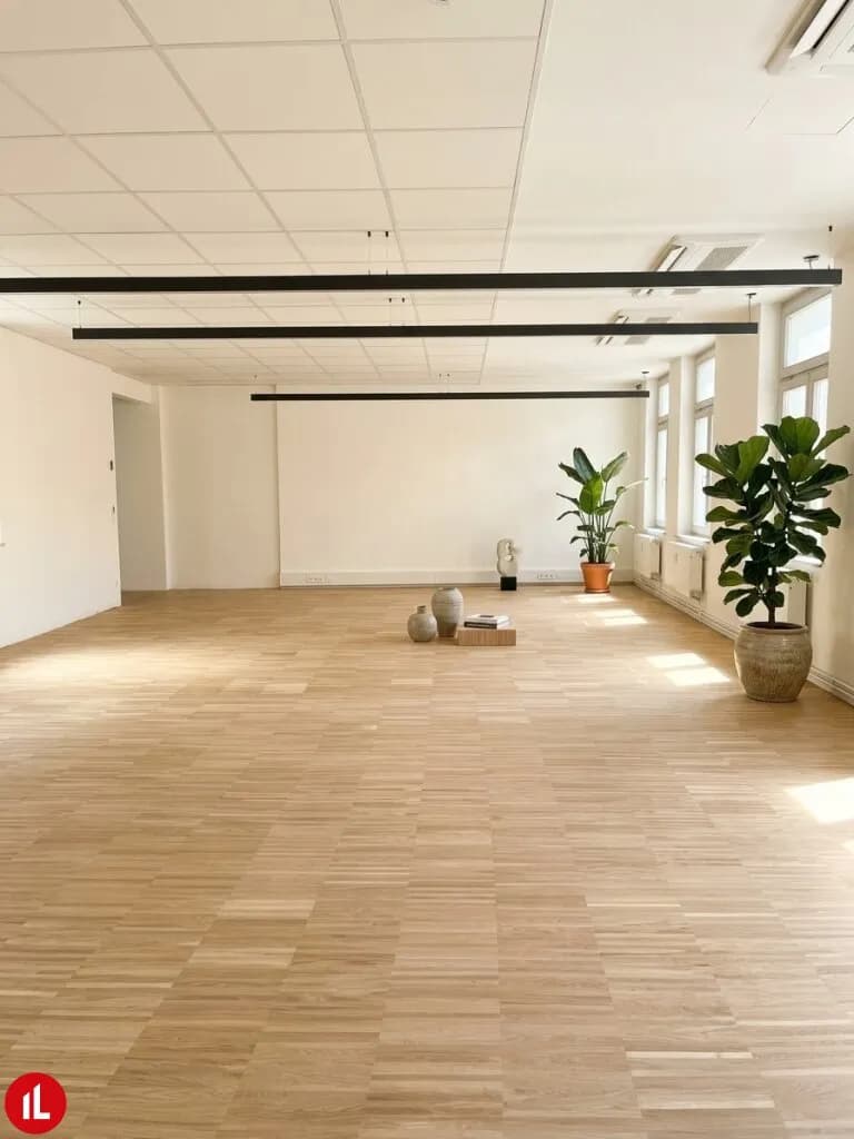 Gewerbeimmobilie mieten in Baden – 192 m², € 3.074