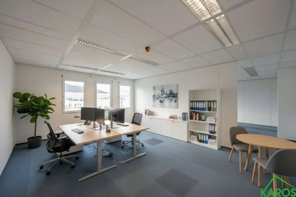 Gewerbeimmobilie mieten in Wien – 896 m², € 9.052