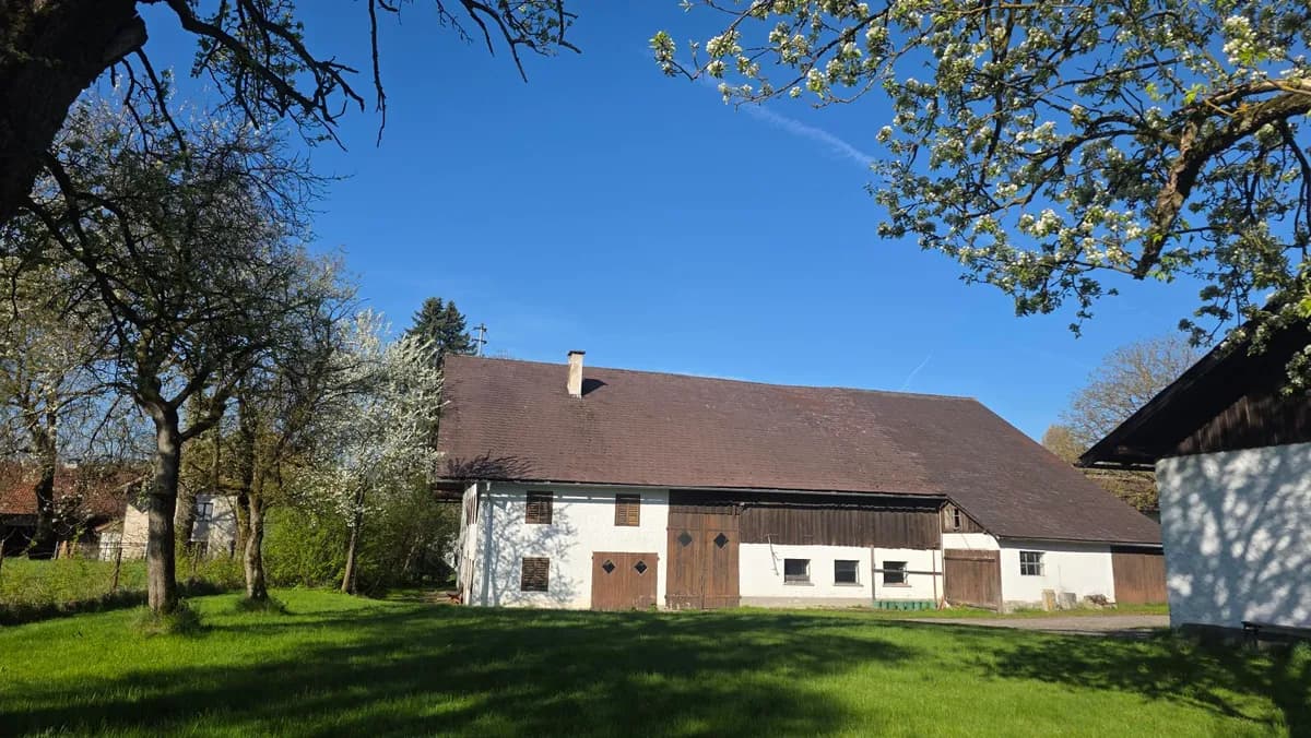 Grundstück kaufen in Vöcklabruck – 2 030 m², € 490.000