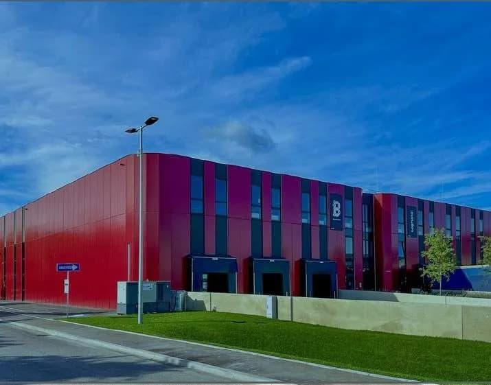 Gewerbeimmobilie mieten in Korneuburg – 3 600 m², € 8 – Bild 1 von 10