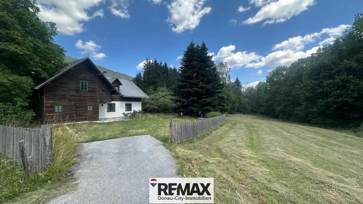 5-Zimmer-Haus kaufen in Neunkirchen – 138,4 m², € 198.000 – Bild 1 von 13
