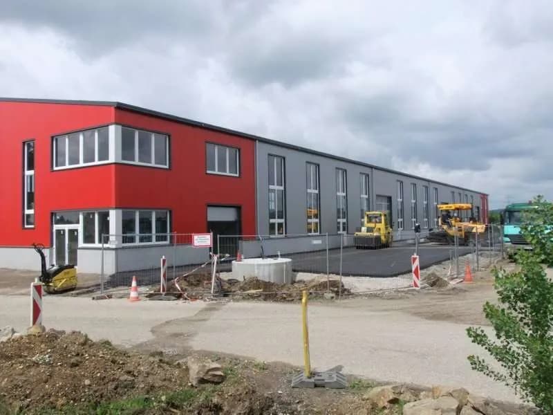 Gewerbeimmobilie mieten in Korneuburg – 2 185 m², € 16.388