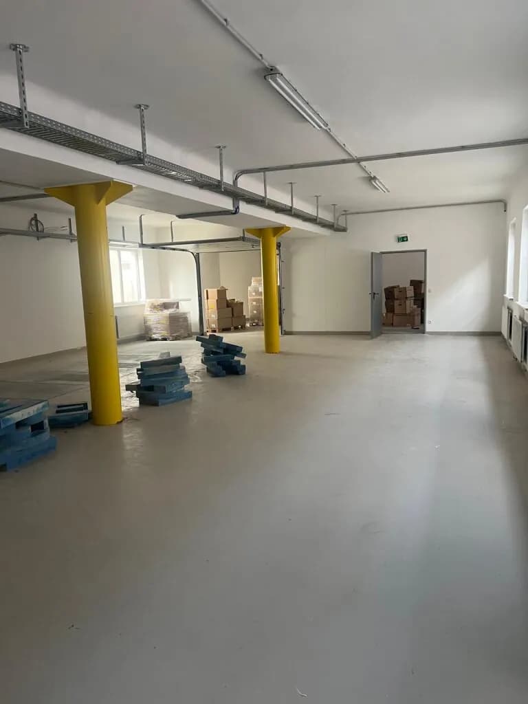 Gewerbeimmobilie mieten in Wien – 1 271 m², € 15.687