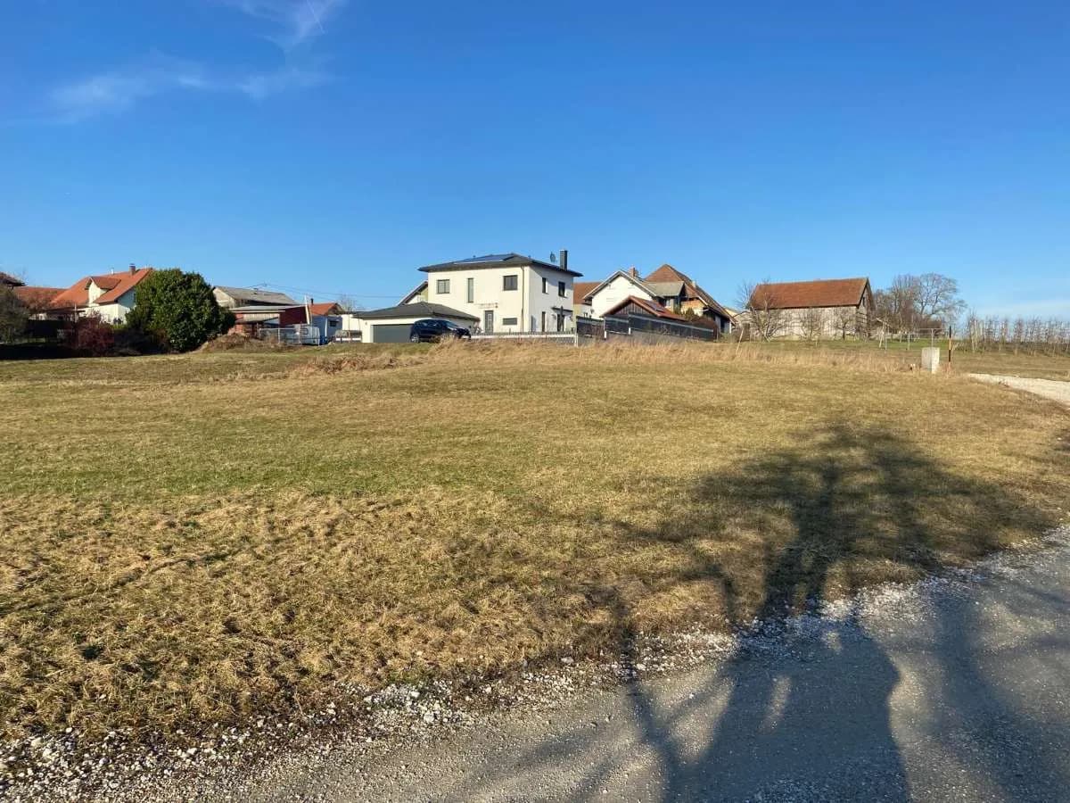 Grundstück kaufen in Grieskirchen – 1 006 m², € 139.000 – Bild 2 von 5