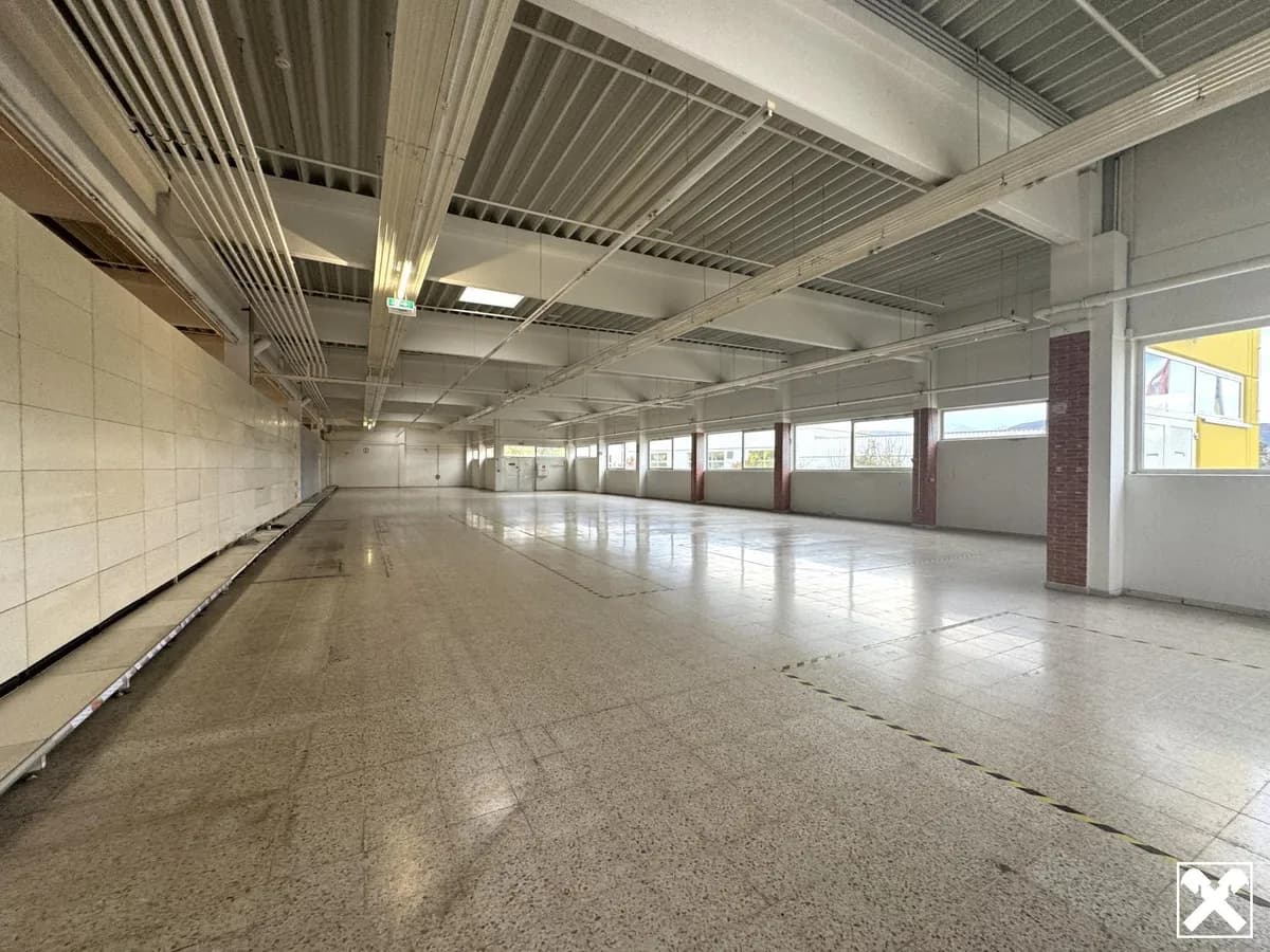 Gewerbeimmobilie mieten in Neunkirchen – 1 000 m², € 7.500 – Bild 5 von 12