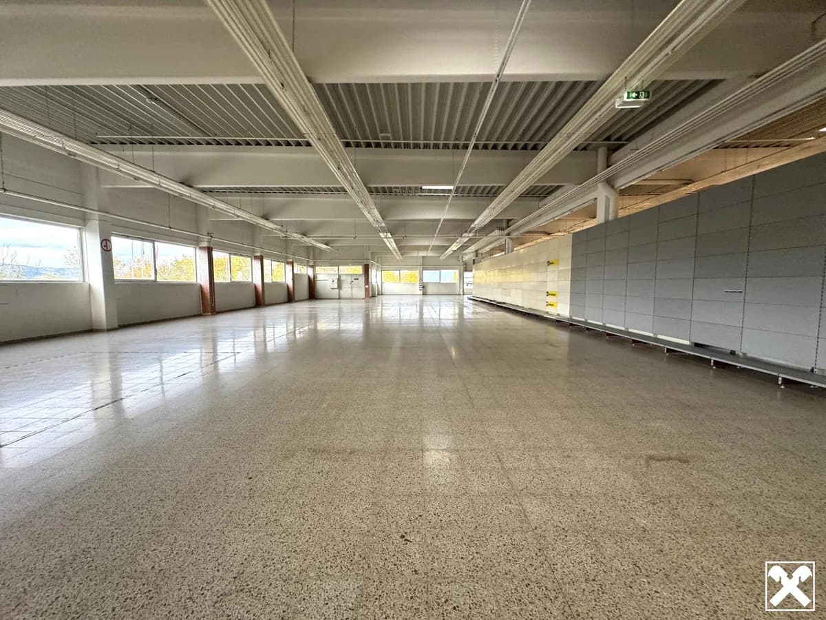 Gewerbeimmobilie mieten in Neunkirchen – 1 000 m², € 7.500 – Bild 6 von 12