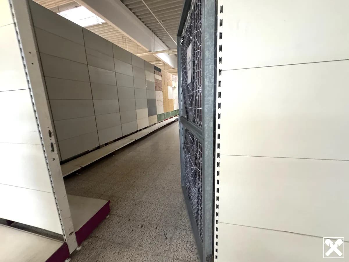 Gewerbeimmobilie mieten in Neunkirchen – 1 000 m², € 7.500 – Bild 8 von 12