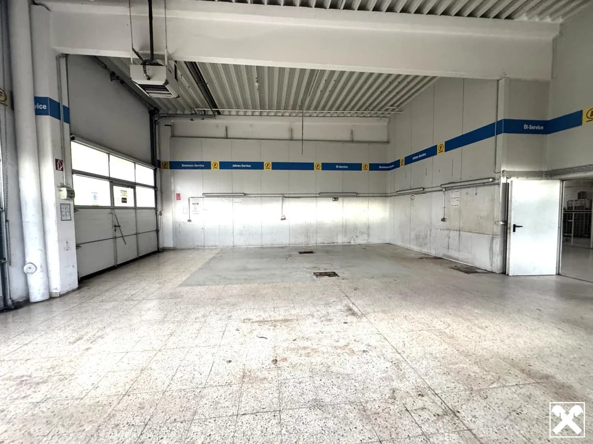 Gewerbeimmobilie mieten in Neunkirchen – 1 000 m², € 7.500 – Bild 10 von 12