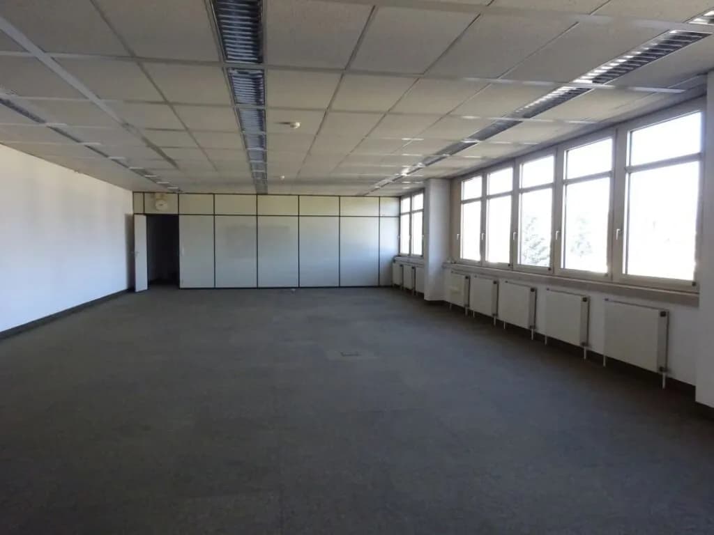 2-Zimmer-Gewerbeimmobilie mieten in Graz – 243 m², € 1.823