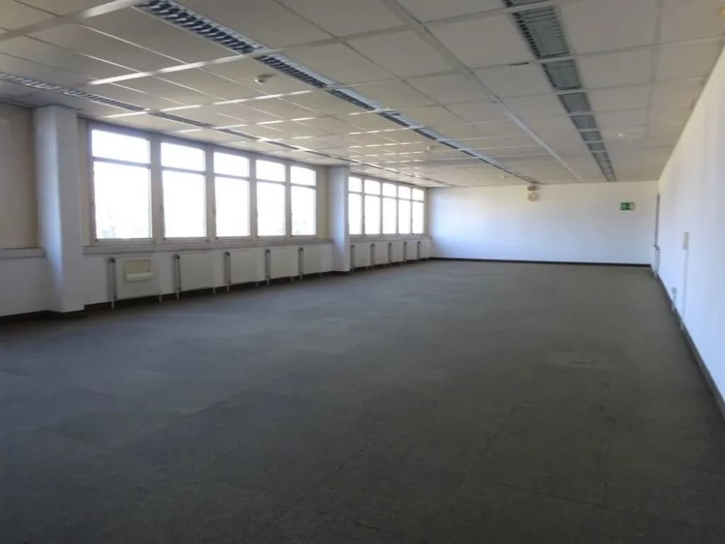 2-Zimmer-Gewerbeimmobilie mieten in Graz – 243 m², € 1.823 – Bild 8 von 30