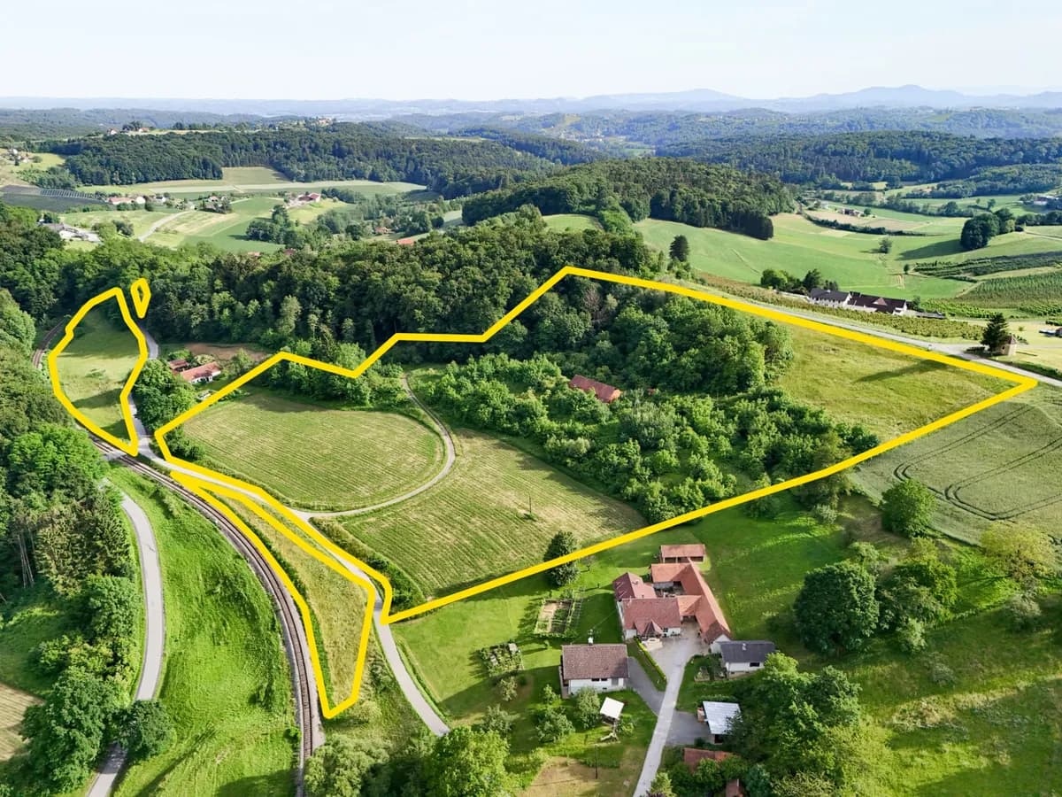 Grundstück kaufen in Hartberg-Fürstenfeld – 56 000 m², € 250.000