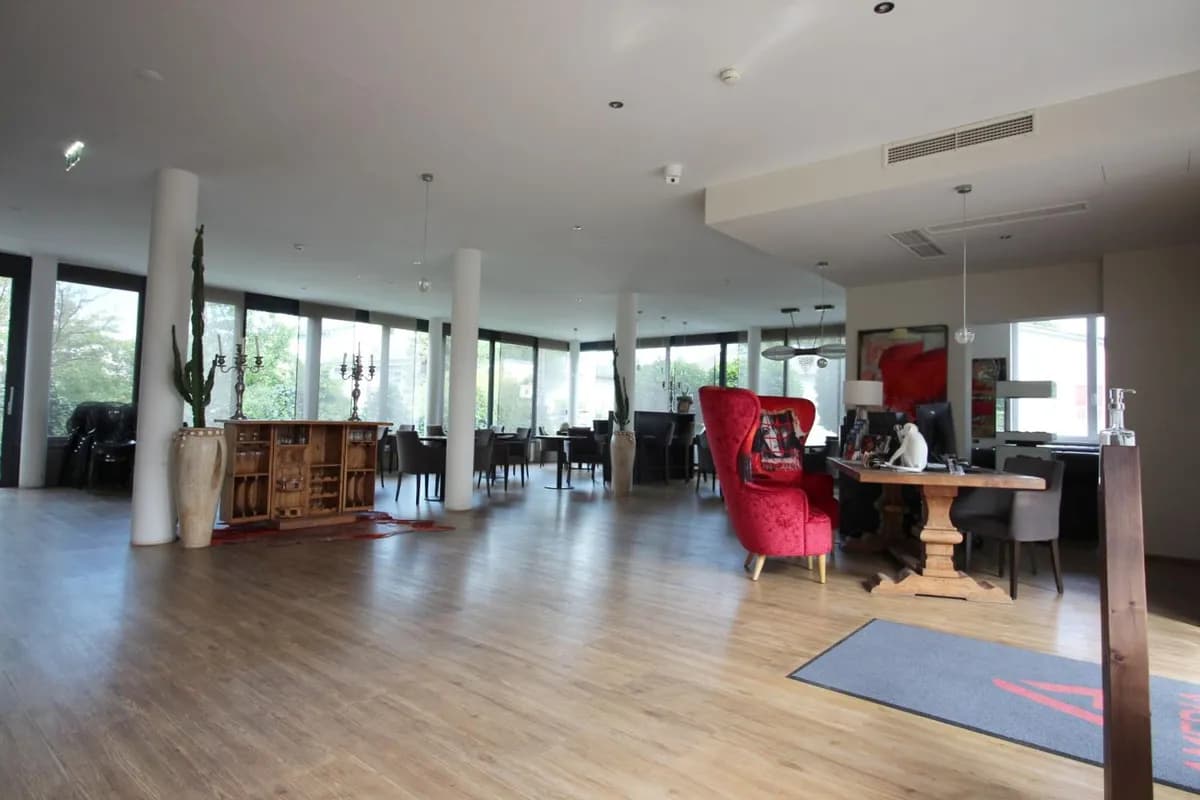 1-Zimmer-Gewerbeimmobilie mieten in Graz – 159 m², € 1.910 – Bild 2 von 7